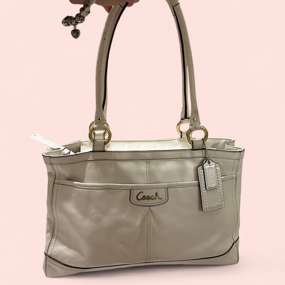 Coach - Picture 2 of 13